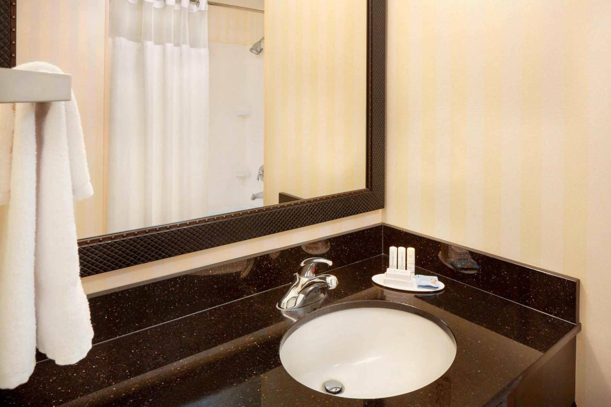 Fairfield Inn & Suites By Marriott Selma Kingsburg Экстерьер фото
